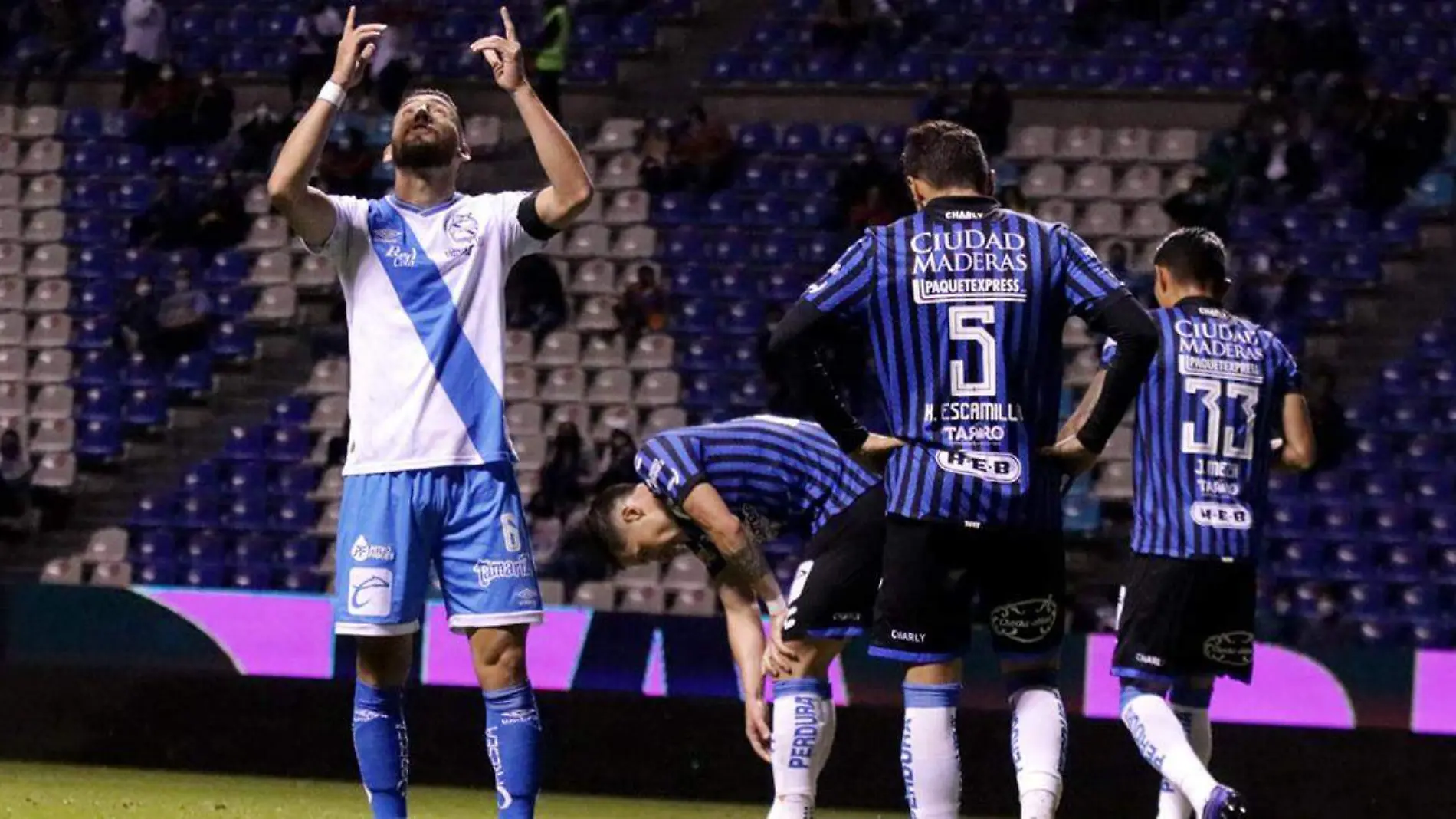 Gallos puebla derrota